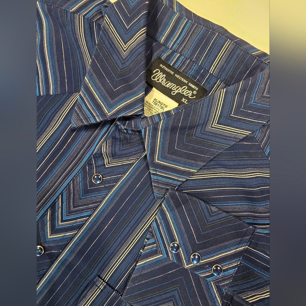 VTG Wrangler Blue Pearl Snap Shiny‎ Silver 80s 90s Y2K Cowboy Western Mens Shirt